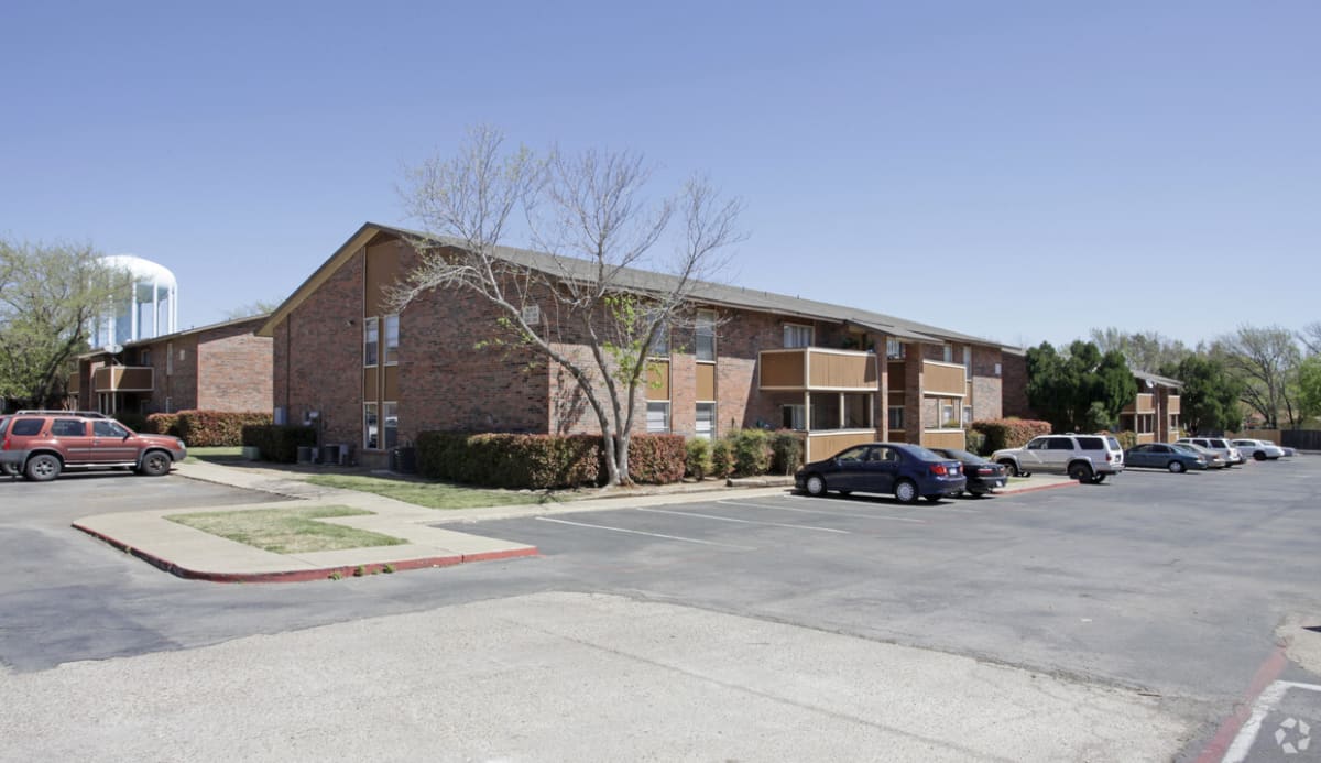 Photos and Video of Quail Ridge Apartments in Ft. Worth, TX